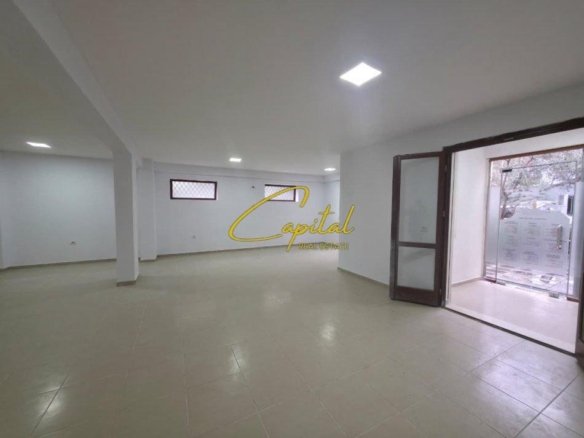 SHITET AMBIENT BIZNESI 90 M2 KOPSHTI BOTANIK 180.000 EURO