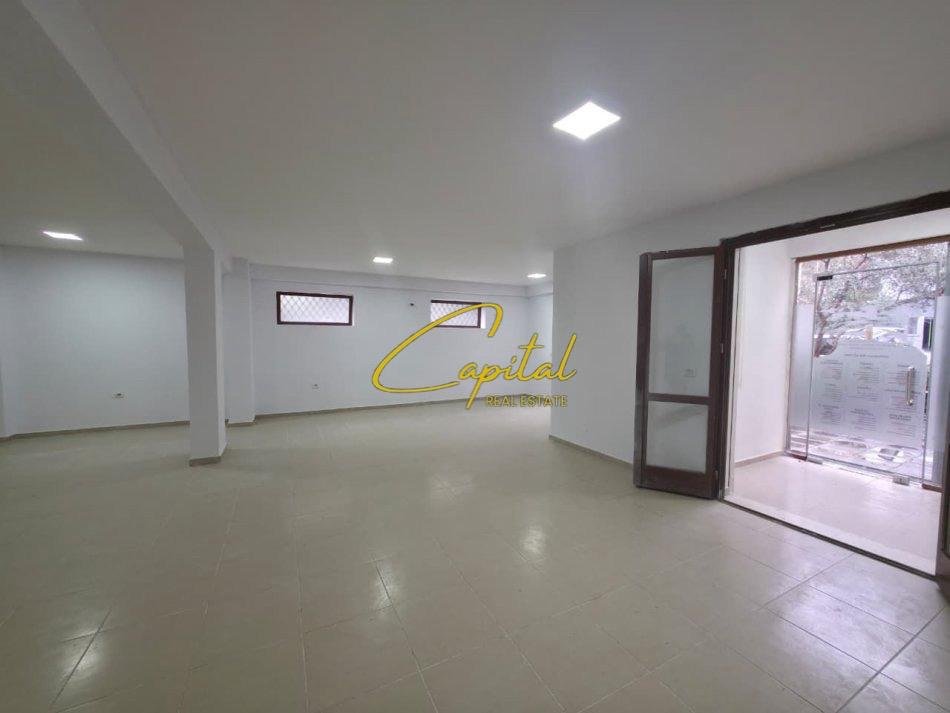 AMBIENT BIZNESI ME QIRA 90 M2 KOPSHTI BOTANIK 900 EURO