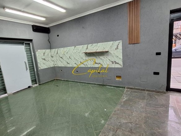AMBIENT BIZNESI ME QIRA 62 M2 21 DHJETORI 60.000 LEKE