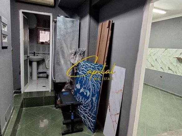 AMBIENT BIZNESI ME QIRA 62 M2 21 DHJETORI 60.000 LEKE