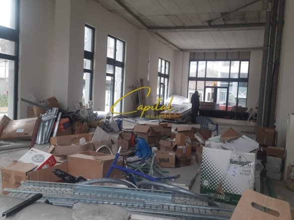 SHITET AMBIENT BIZNESI 365 M2 XHAMLLIKU 1.500.000 EURO