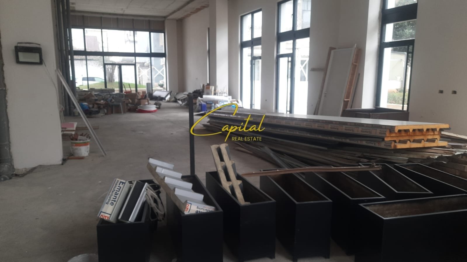 SHITET AMBIENT BIZNESI 365 M2 XHAMLLIKU 1.500.000 EURO