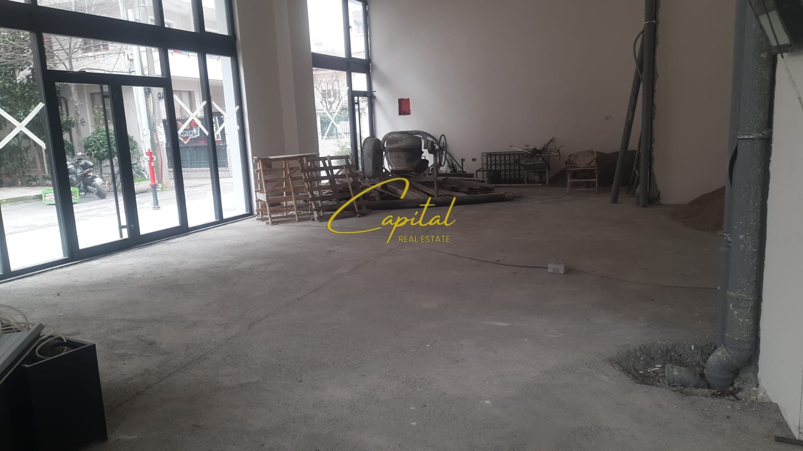 SHITET AMBIENT BIZNESI 365 M2 XHAMLLIKU 1.500.000 EURO