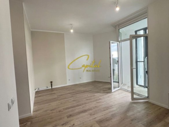 ZYRE ME QIRA 145 M2 ISH EKSPOZITA 1.500 EURO