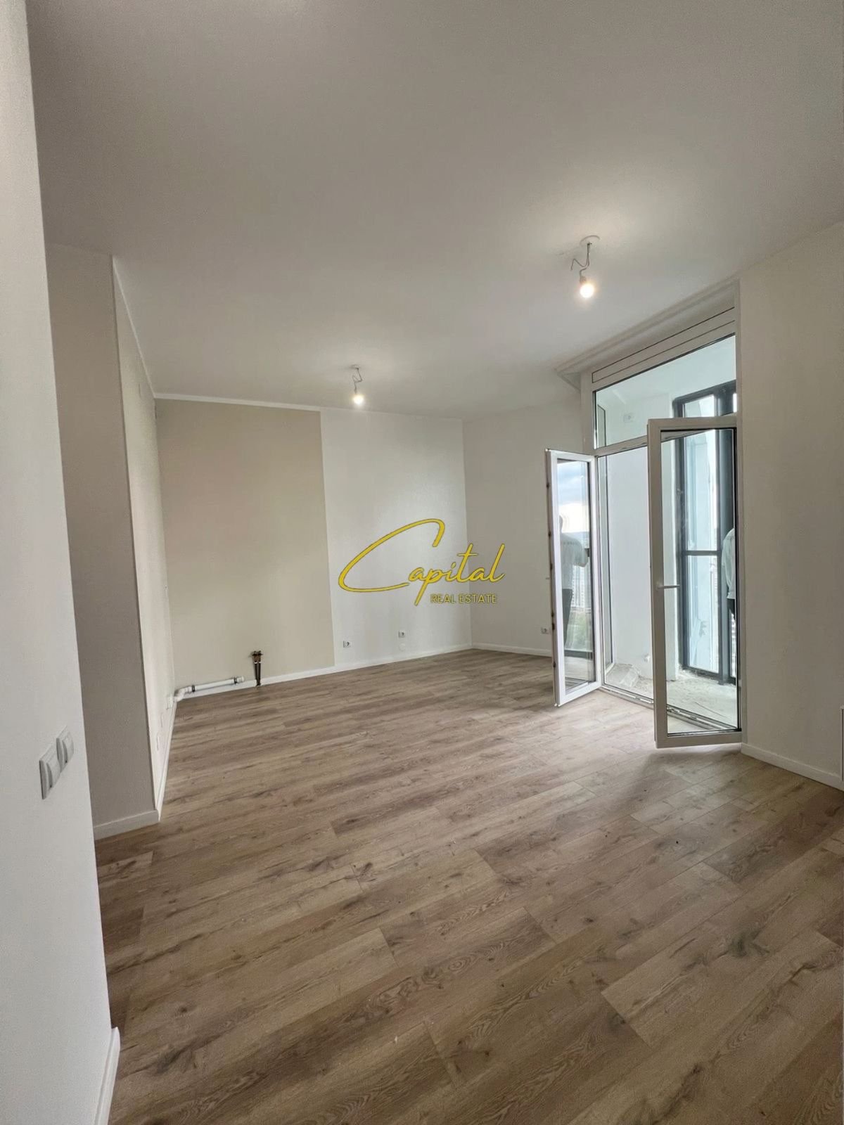 ZYRE ME QIRA 145 M2 ISH EKSPOZITA 1.500 EURO