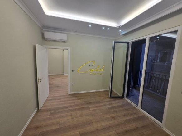 ZYRE ME QIRA 67 M2 KOMUNA E PARISIT 700 EURO