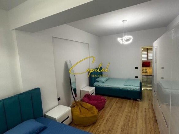 APARTAMENT ME QIRA 3+1+2 MYSLYM SHYRI 1000 EURO