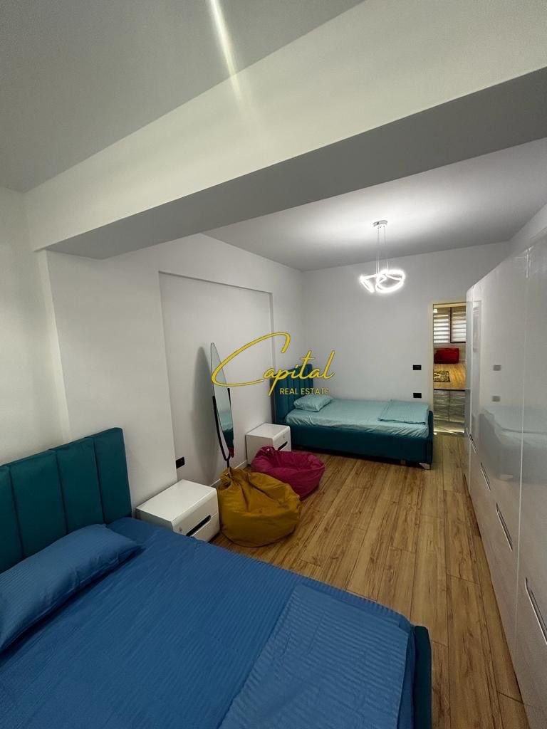 APARTAMENT ME QIRA 3+1+2 MYSLYM SHYRI 1000 EURO