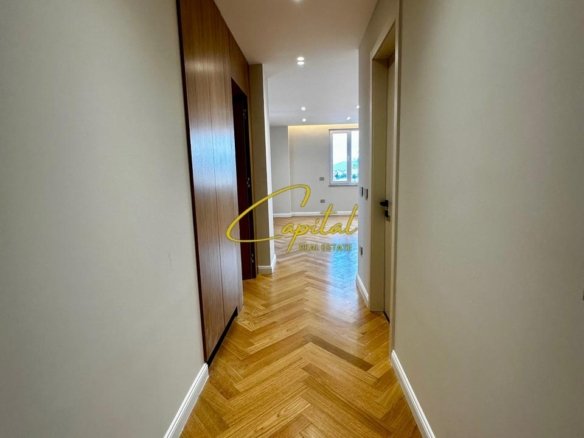 ZYRE ME QIRA 145 M2 ISH EKSPOZITA 1.500 EURO