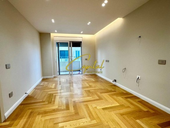 ZYRE ME QIRA 145 M2 ISH EKSPOZITA 1.500 EURO