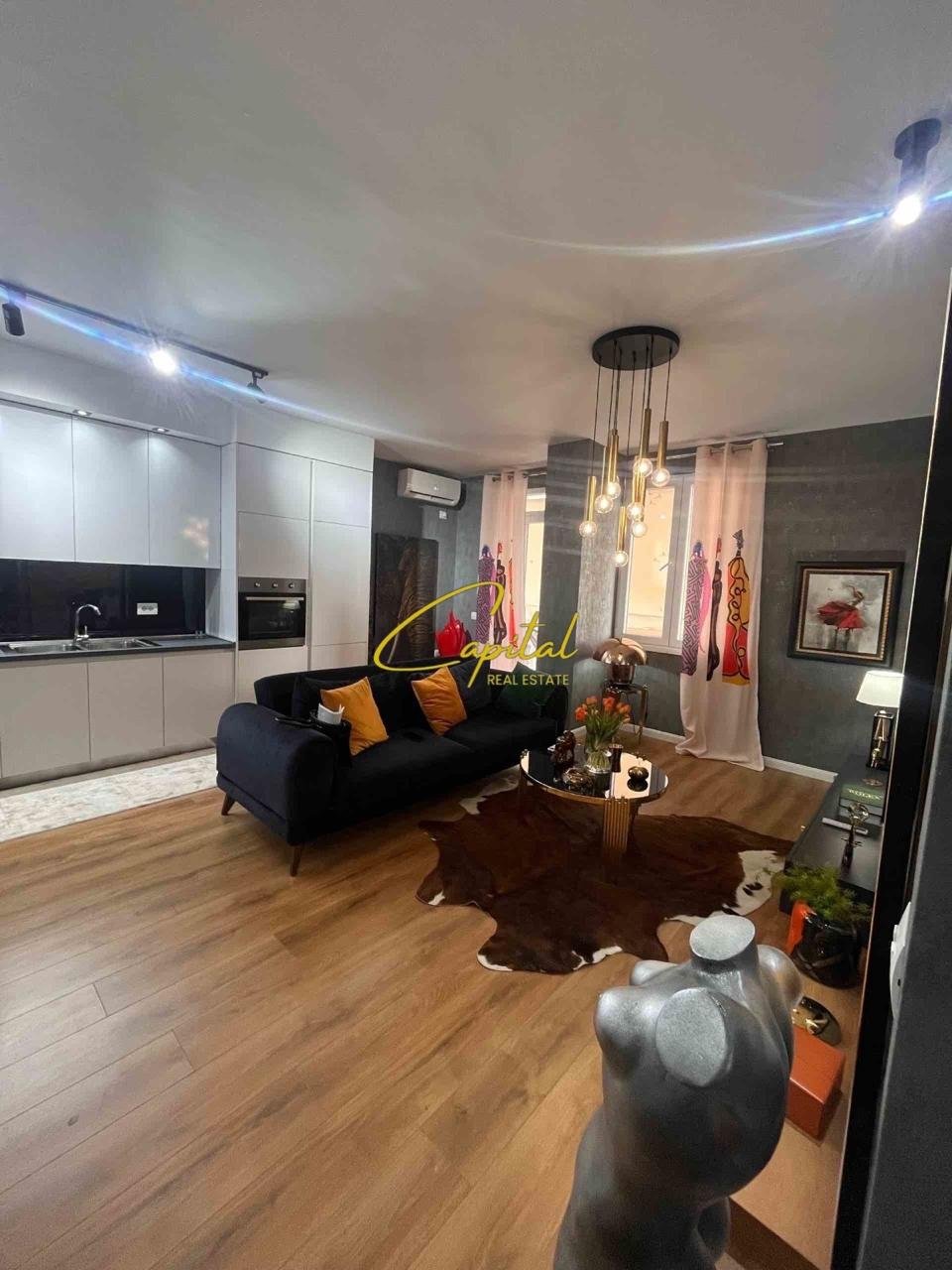 APARTAMENT ME QIRA 1+1 21 DHJETORI 85.000 LEKE