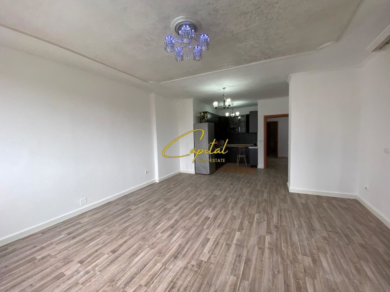 WhatsApp Image 2026-02-06 at 11.02.37 AM ZYRE ME QIRA 143 M2 BLV ZHAN D’ARK 1.500 EURO