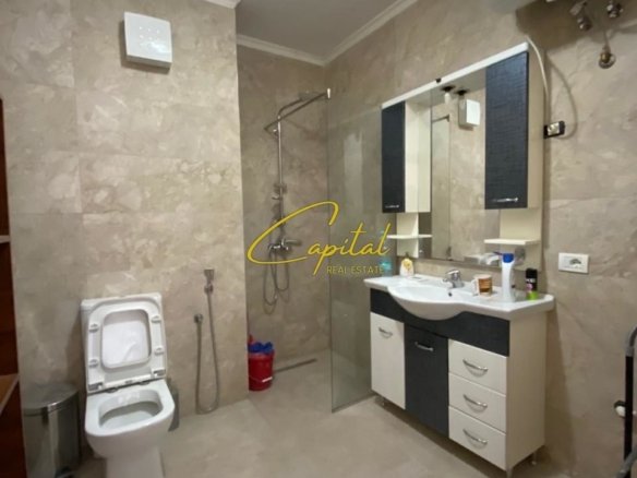 ZYRE ME QIRA 143 M2 BLV ZHAN D’ARK 1.500 EURO