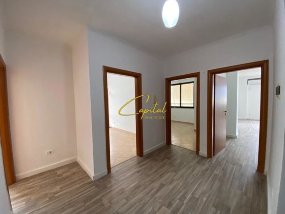 ZYRE ME QIRA 143 M2 BLV ZHAN D’ARK 1.500 EURO
