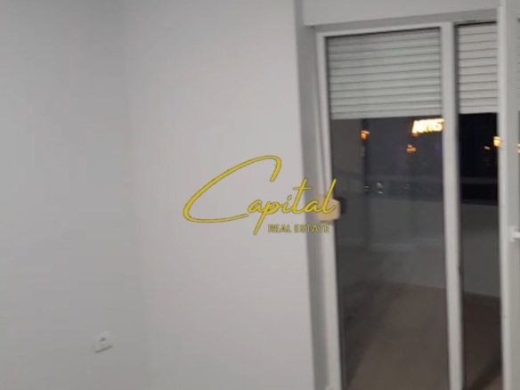 ZYRE ME QIRA 80 M2 ZOGU I ZI 600 EURO