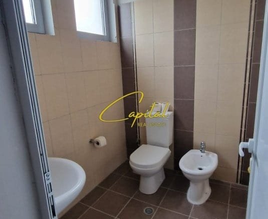 KAPANON ME QIRA 720 M2 RRUGA E PRUSHIT 2.200 EURO