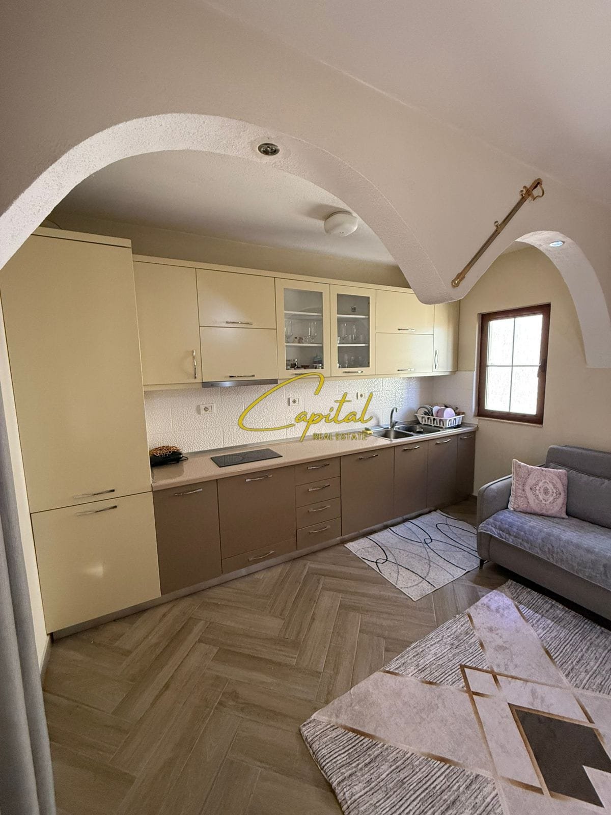 APARTAMENT ME QIRA 1+1 5 MAJI 40.000 LEKE
