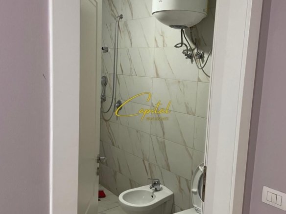 APARTAMENT ME QIRA 3+1 5 MAJI 50.000 LEKE
