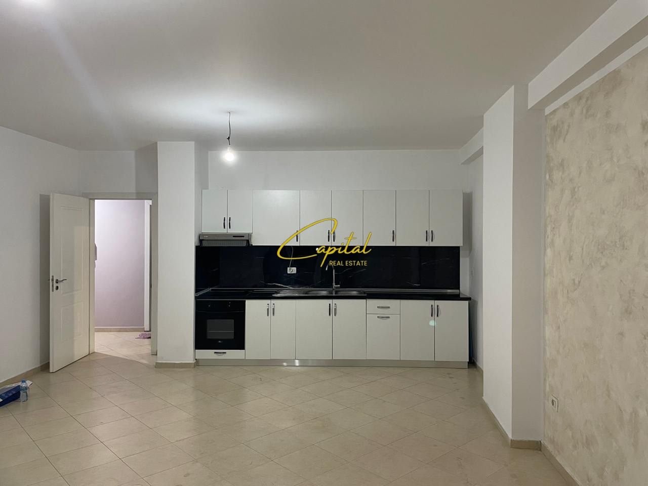 APARTAMENT ME QIRA 3+1 5 MAJI 50.000 LEKE