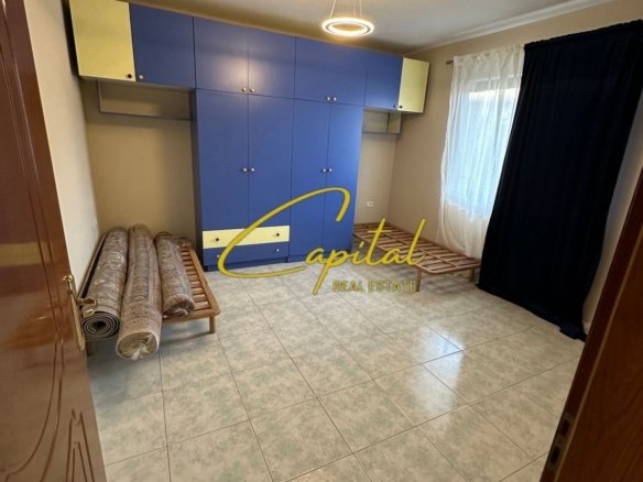 APARTAMENT ME QIRA 2+1 SHKOZE 40.000 LEKE