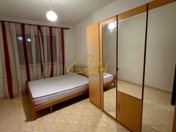 APARTAMENT ME QIRA 1+1 YZBERISHT 40.000 LEKE