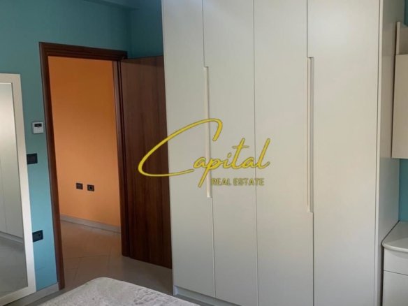 APARTAMENT ME QIRA 2+1 ISH STACIONI TRENIT 50.000 LEKE