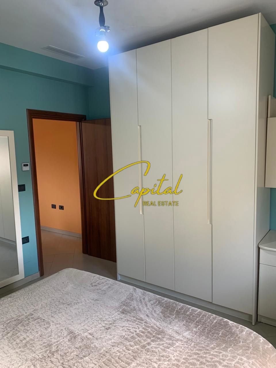APARTAMENT ME QIRA 2+1 ISH STACIONI TRENIT 50.000 LEKE