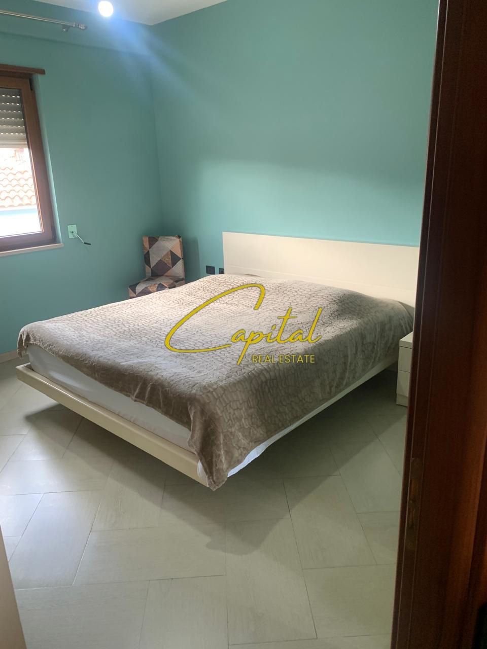 APARTAMENT ME QIRA 2+1 ISH STACIONI TRENIT 50.000 LEKE