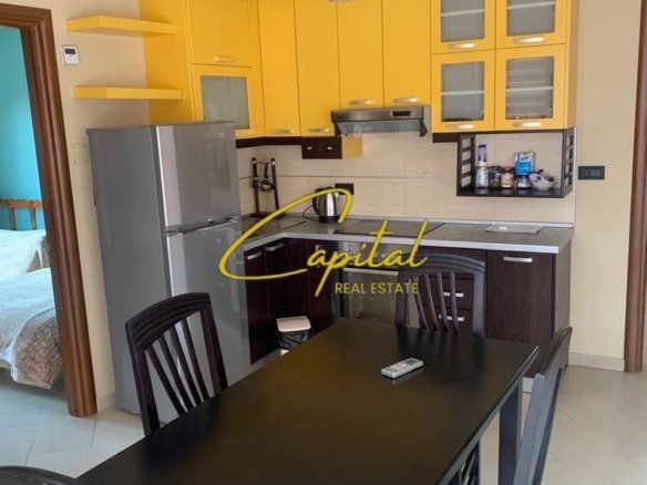 APARTAMENT ME QIRA 2+1 ISH STACIONI TRENIT 50.000 LEKE