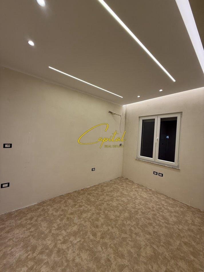 VILE PRIVATE ME QIRA 340 M2 21 DHJETORI 200.000 LEKE
