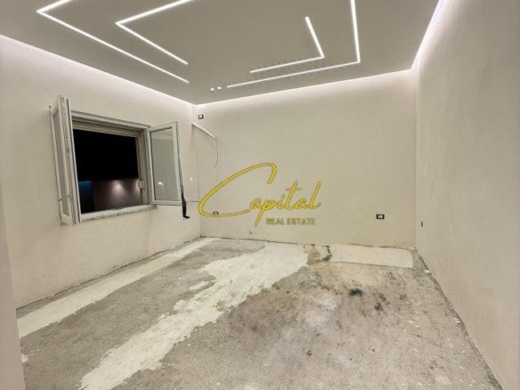 VILE PRIVATE ME QIRA 340 M2 21 DHJETORI 200.000 LEKE