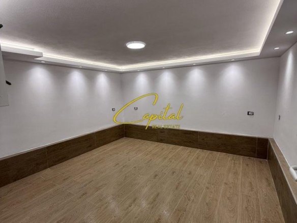 VILE PRIVATE ME QIRA 340 M2 21 DHJETORI 200.000 LEKE