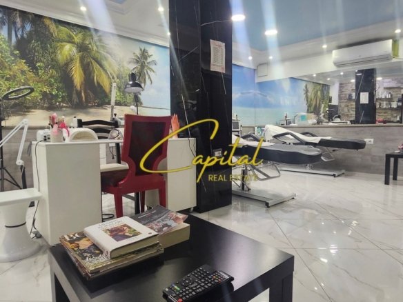 AMBIENT BIZNESI ME QIRA 55 M2 QENDER 100.000 LEKE