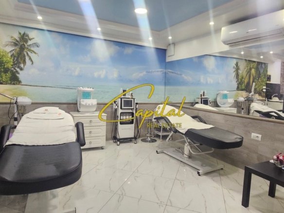 AMBIENT BIZNESI ME QIRA 55 M2 QENDER 100.000 LEKE