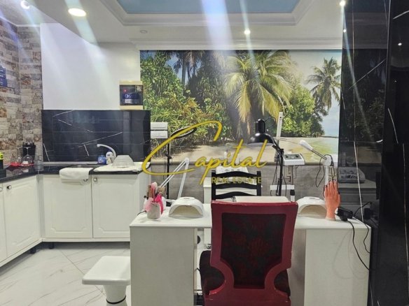 AMBIENT BIZNESI ME QIRA 55 M2 QENDER 100.000 LEKE