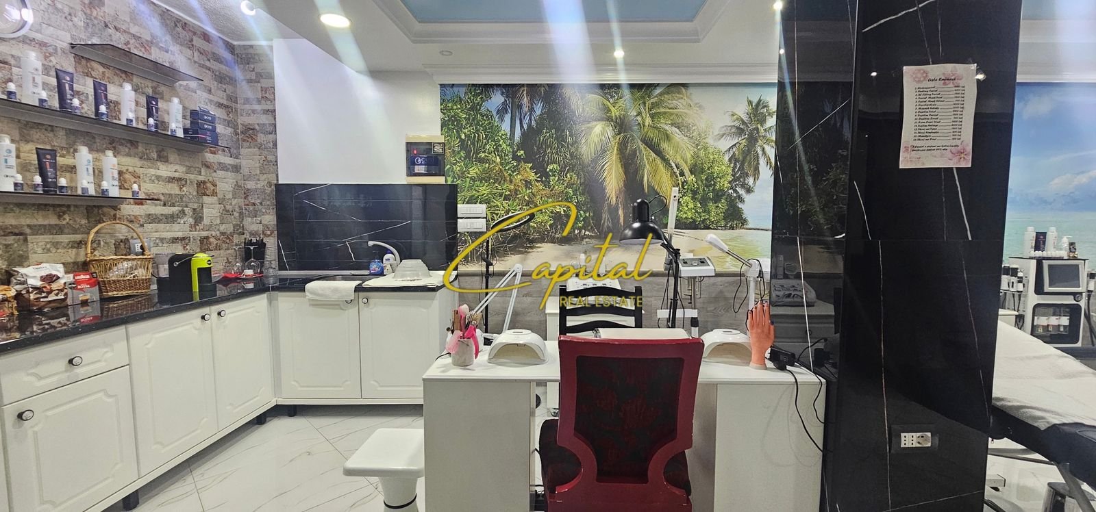 AMBIENT BIZNESI ME QIRA 55 M2 QENDER 100.000 LEKE