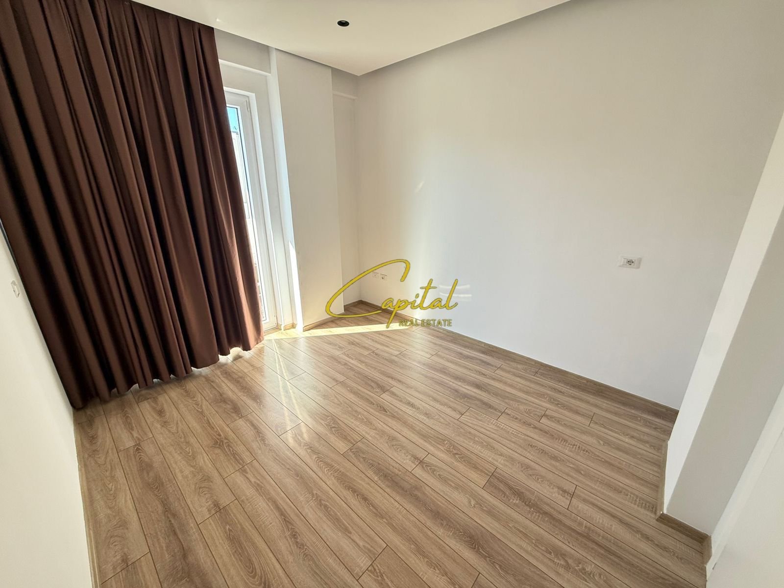 APARTAMENT ME QIRA 2+1 KOMUNA E PARISIT 900 EURO