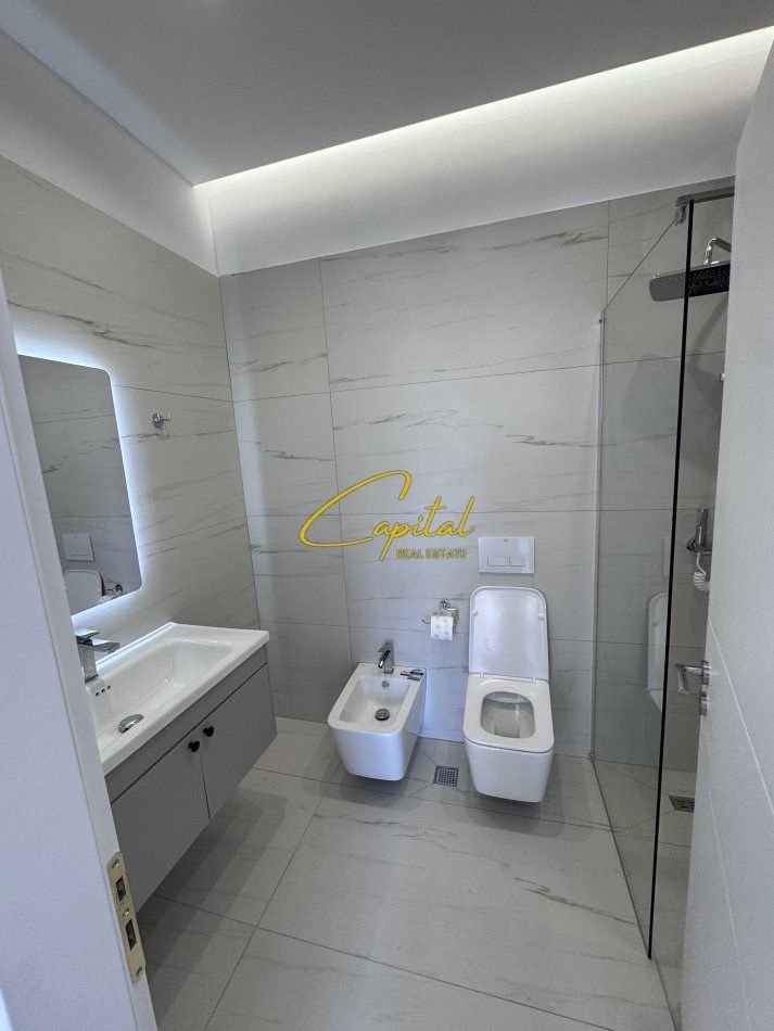 APARTAMENT ME QIRA 2+1 KOMUNA E PARISIT 900 EURO