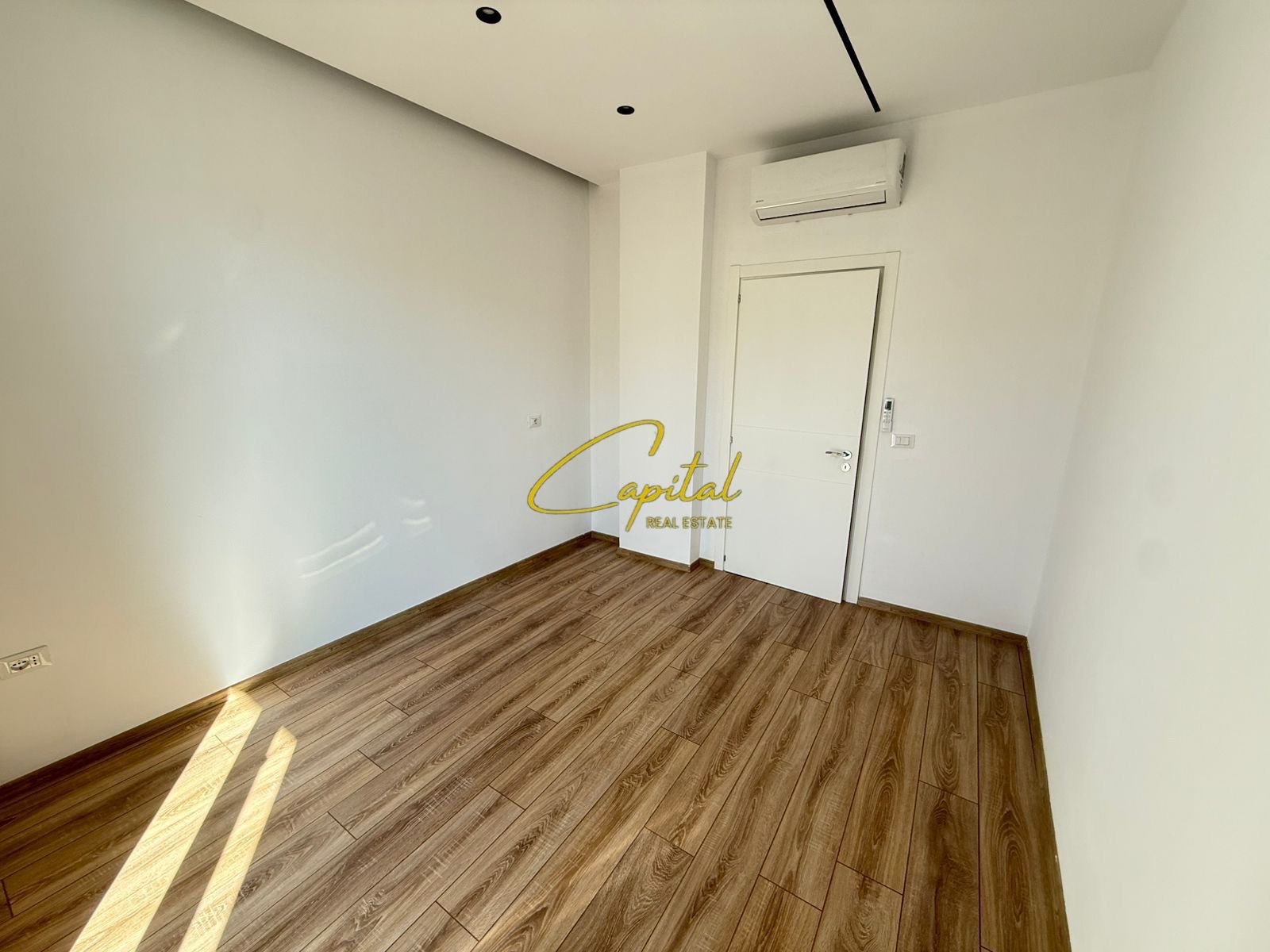 APARTAMENT ME QIRA 2+1 KOMUNA E PARISIT 900 EURO