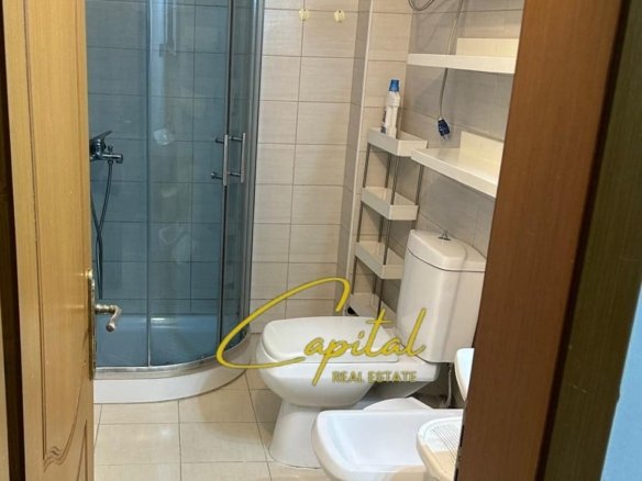 APARTAMENT ME QIRA 2+1 XHAMLLIKU 50.000 LEKE
