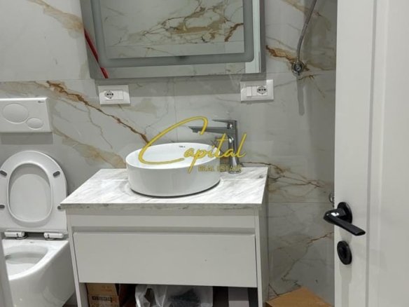 ZYRE ME QIRA 60 M2 ISH STACIONI TRENIT 800 EURO