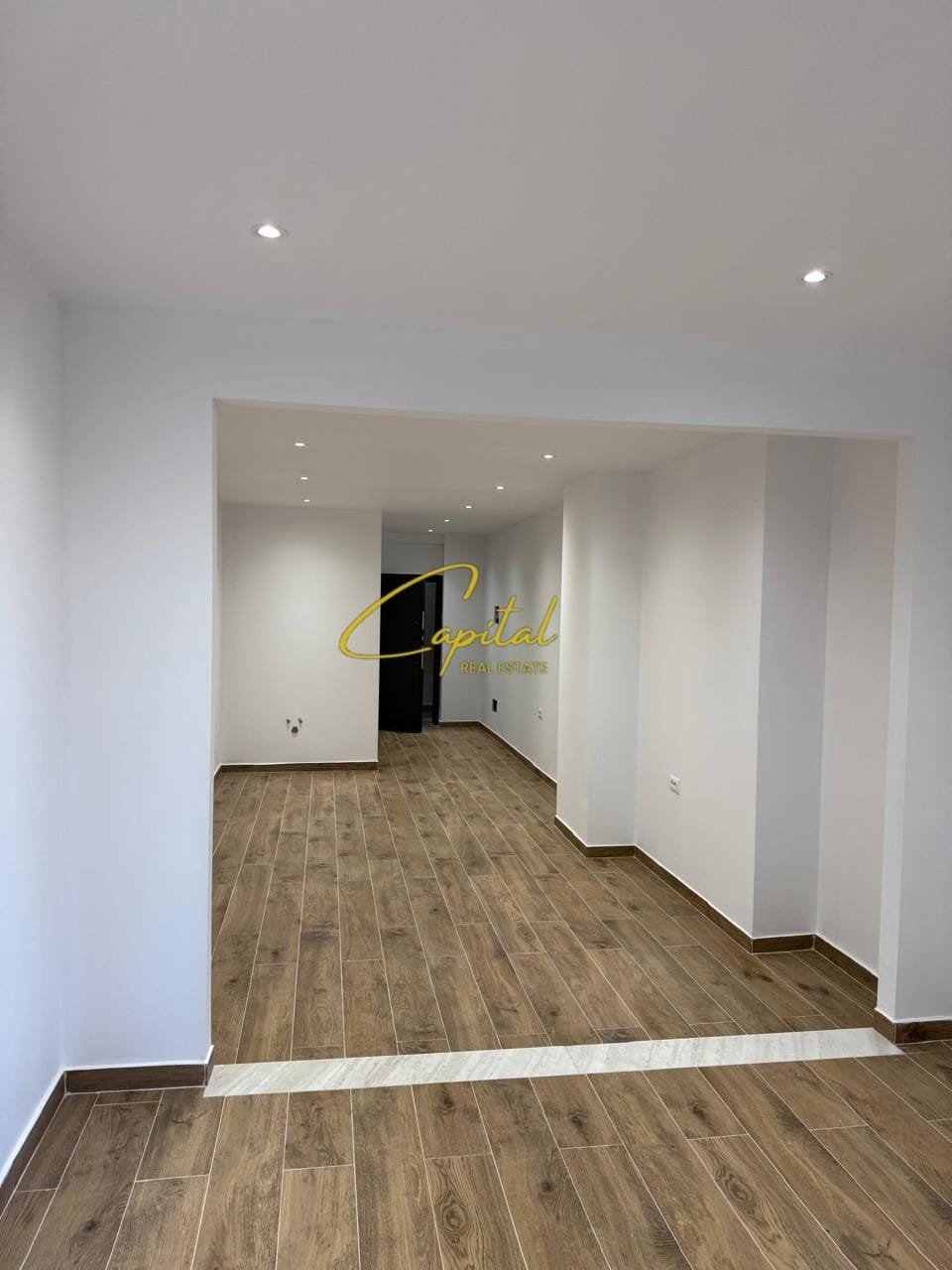 WhatsApp Image 2026-02-19 at 10.26.59 AM (1) ZYRE ME QIRA 60 M2 ISH STACIONI TRENIT 800 EURO