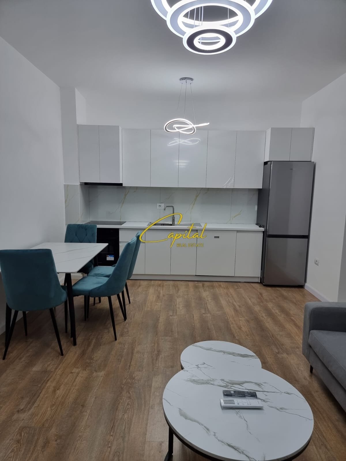 APARTAMENT ME QIRA KOMUNA E PARISIT 850 EURO