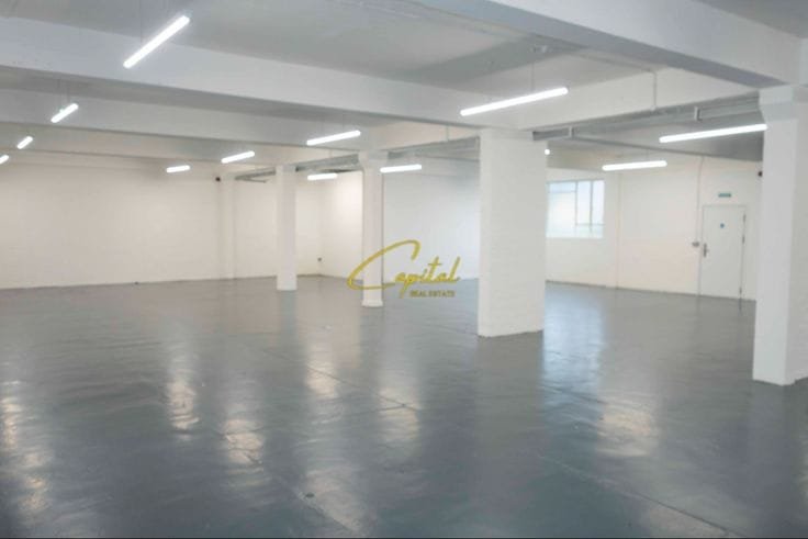 MAGAZINE ME QIRA 450 M2 KODRA E DIELLIT 200.000 LEKE