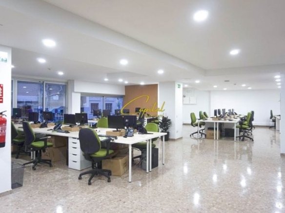 SHITET AMBIENT BIZNESI 330 M2 KODRA E DIELLIT 660.000 EURO
