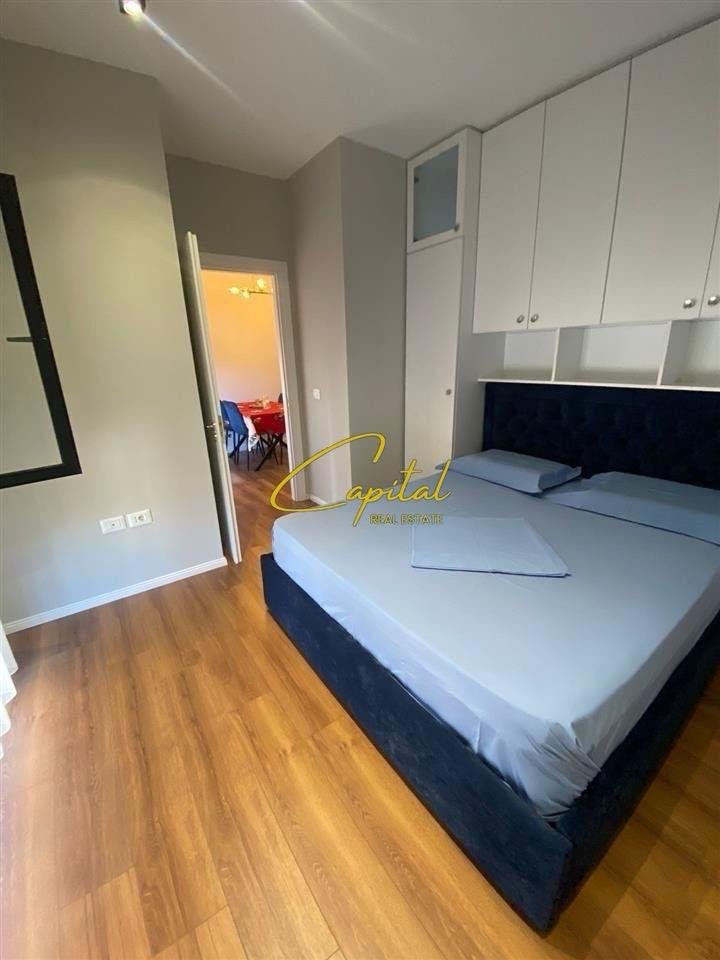 APARTAMENT ME QIRA 2+1 RRUGA E DIBRES 650 EURO