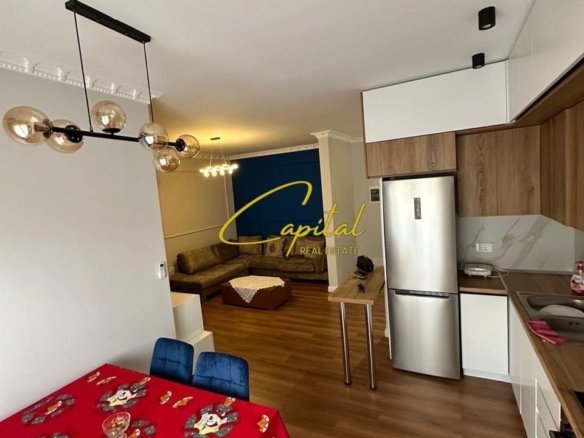 APARTAMENT ME QIRA 2+1 RRUGA E DIBRES 650 EURO