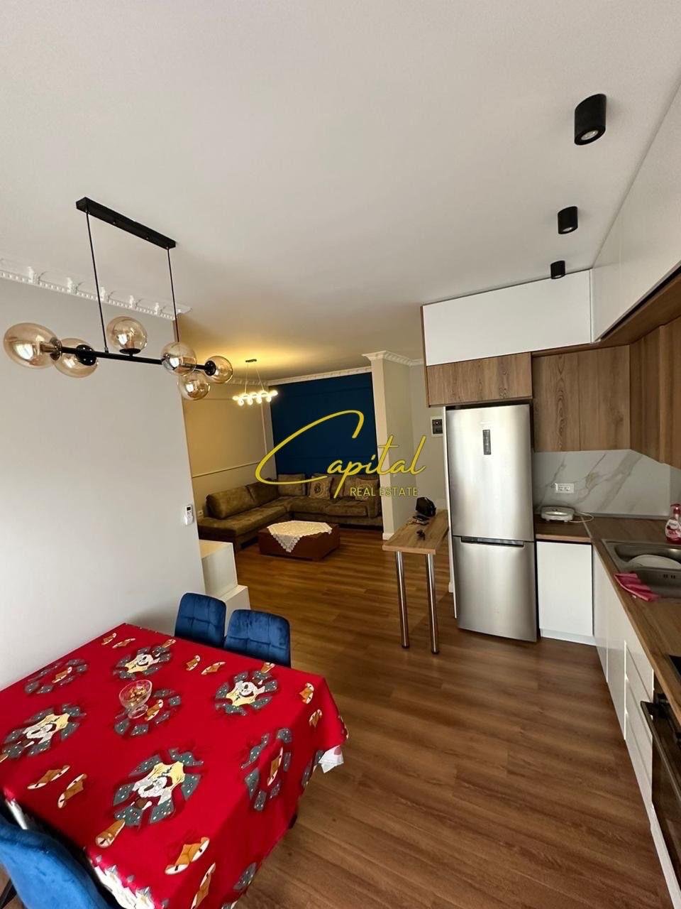 APARTAMENT ME QIRA 2+1 RRUGA E DIBRES 650 EURO