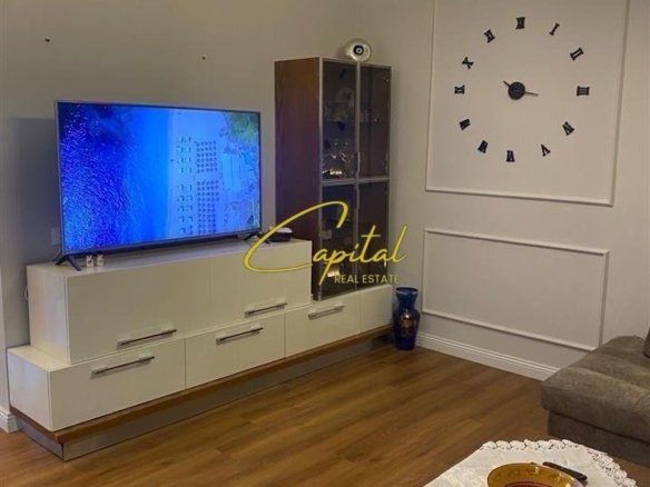 APARTAMENT ME QIRA 2+1 RRUGA E DIBRES 650 EURO