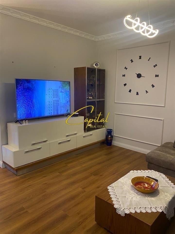 APARTAMENT ME QIRA 2+1 RRUGA E DIBRES 650 EURO